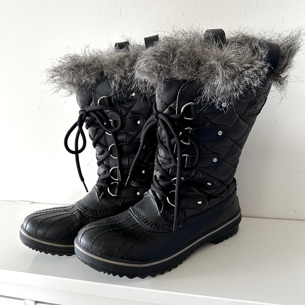 Like New Sorel Tofino Waterproof Snow Boots size 8.5